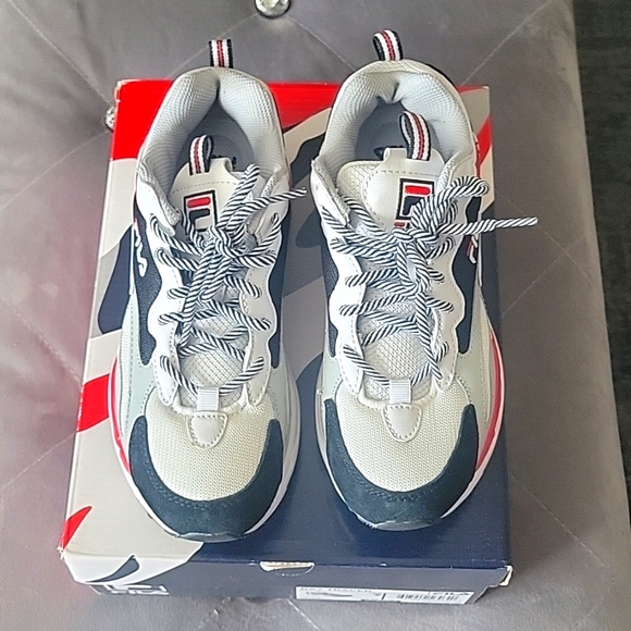 FILA SNEAKERS 🔥🔥🔥 - Picture 1 of 5